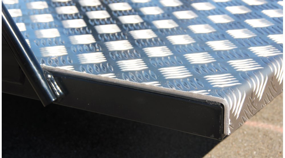 Plancher tôle larmée épaisseur standard