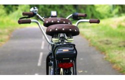 La batterie 450 Wh est logée dans le porte-bagage arrière