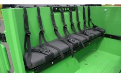 4 places et 4 ceintures par banc 