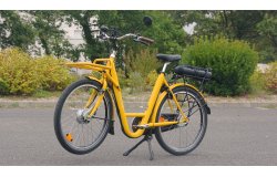 Le Docker Premium électrique avec un cadre de couleur jaune (22 coloris disponibles via le configurateur)