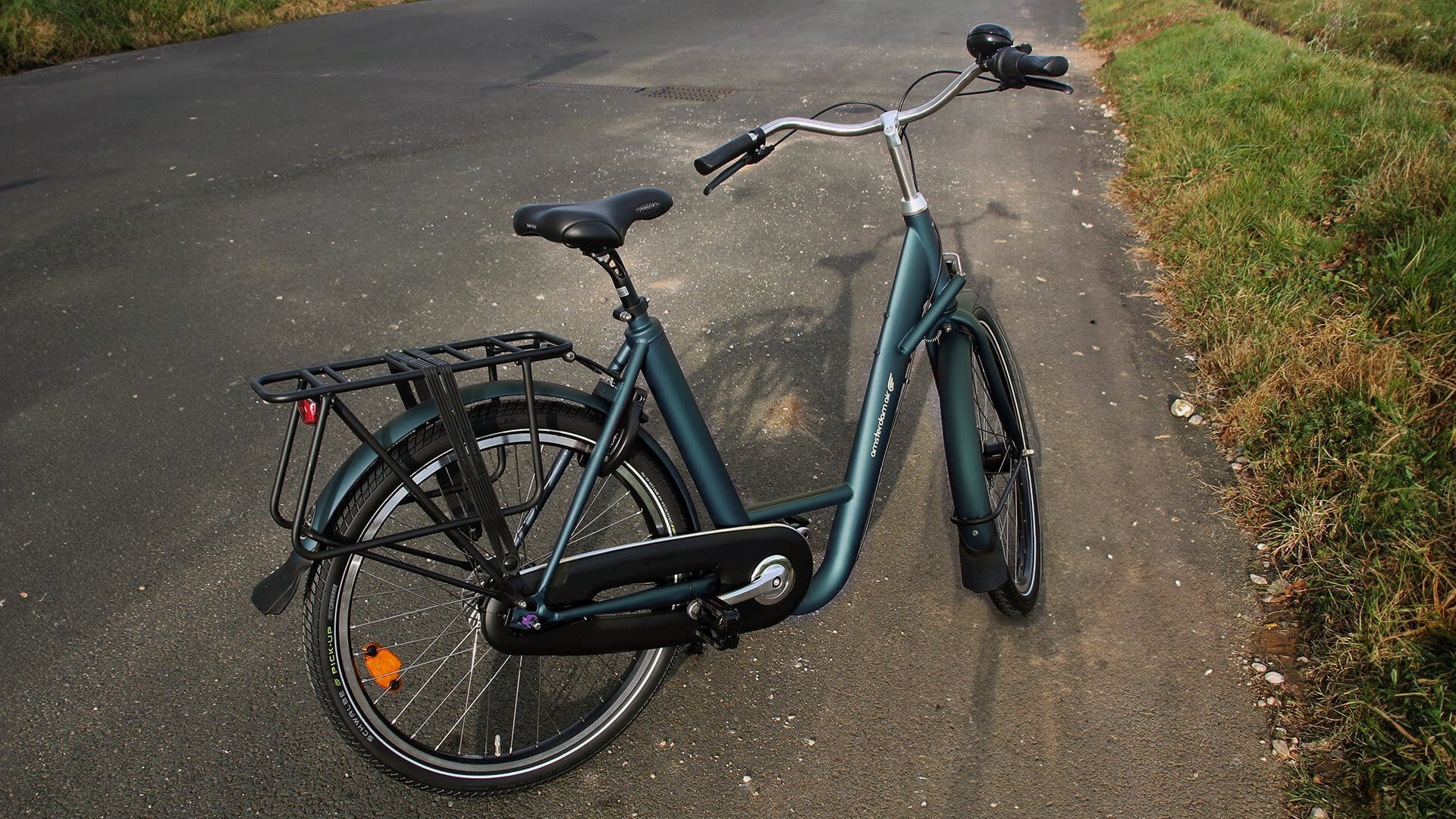 Docker Premium musculaire avec cadre vert profond