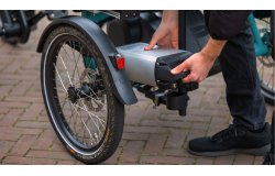 La batterie se loge dans un compartiment à l'arrière du Fun2Go