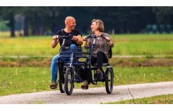 Tandem tricycle cote à cote Van Raam