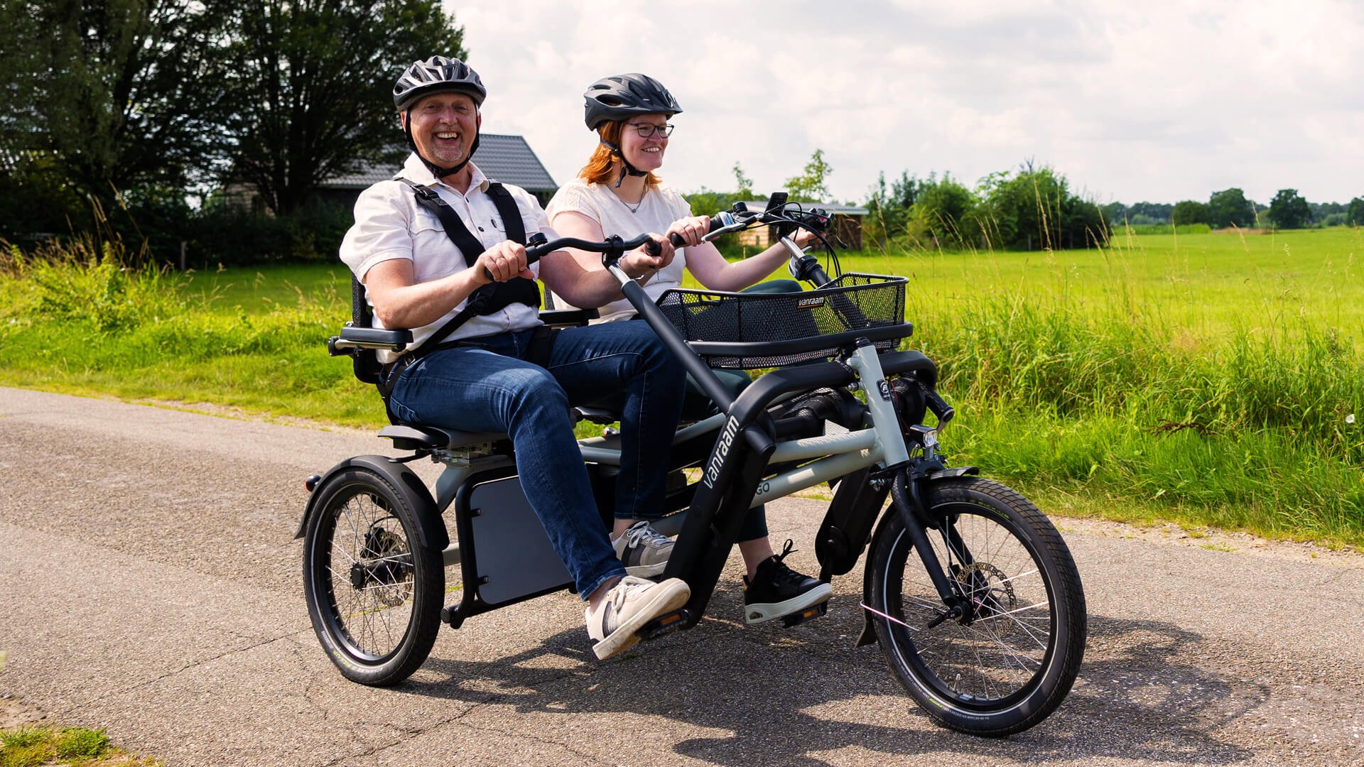 Tandem tricycle cote à cote Van Raam
