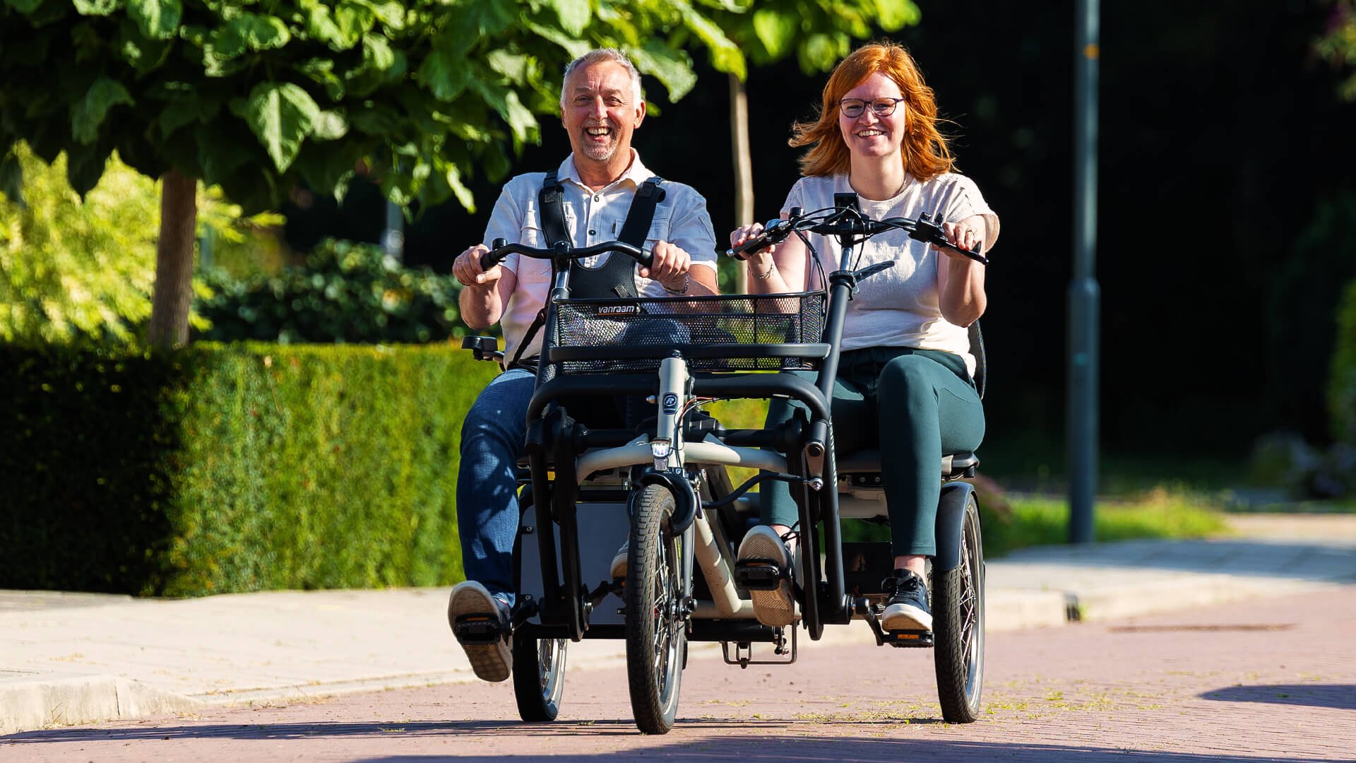 Tandem tricycle cote à cote Van Raam