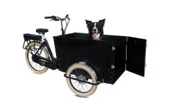 Le triporteur Amsterdam Air eDrive chien dans sa configuration de base