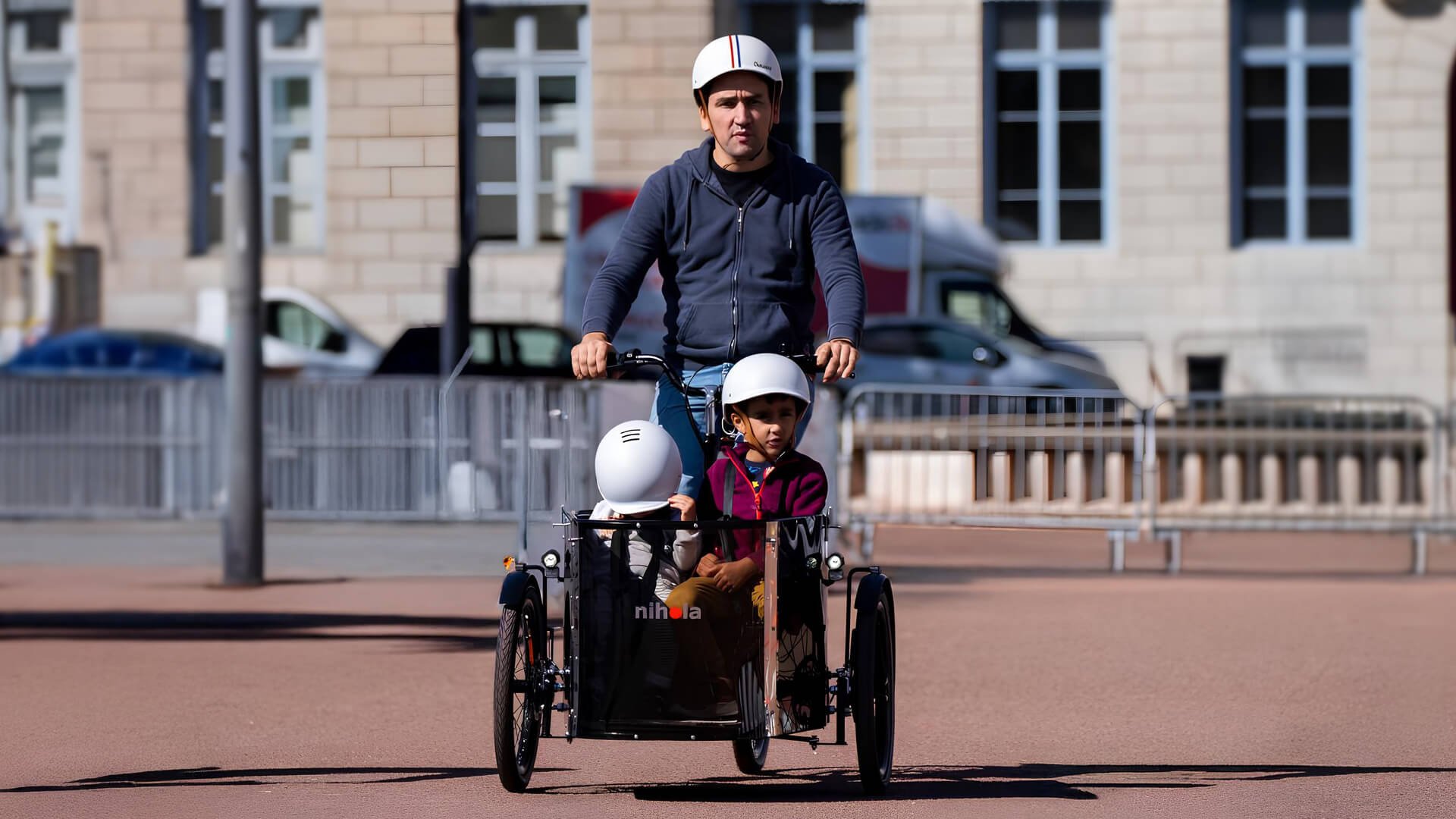 Le NIHOLA CARGO Family avec sa malle bien remplie ! 