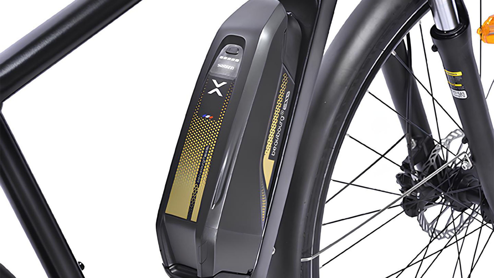 La batterie est fixée directement sur le cadre