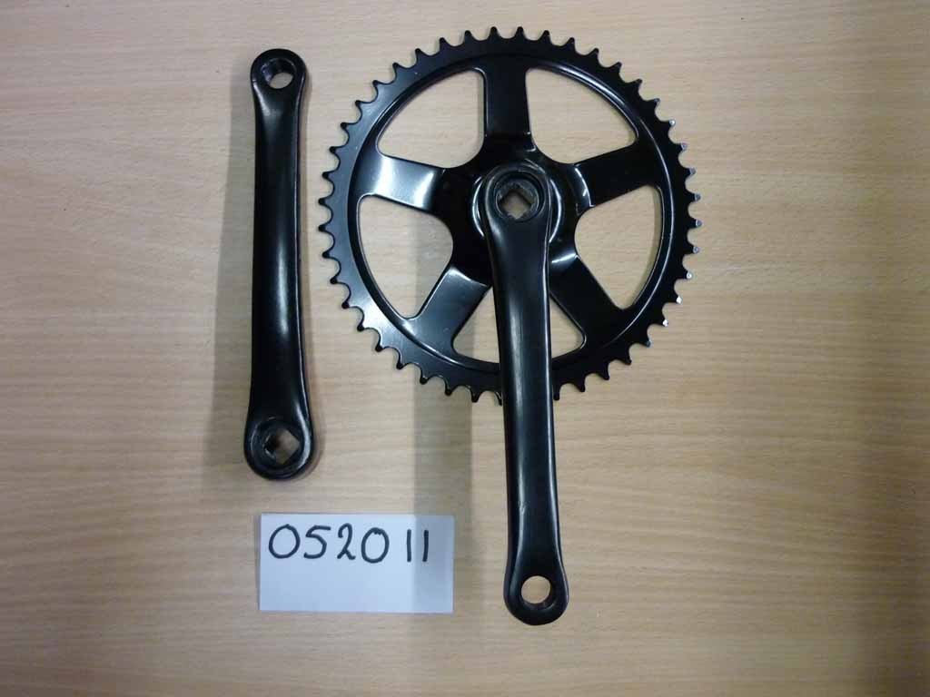 Plateau 44 dents et manivelles noires de 1881 classic