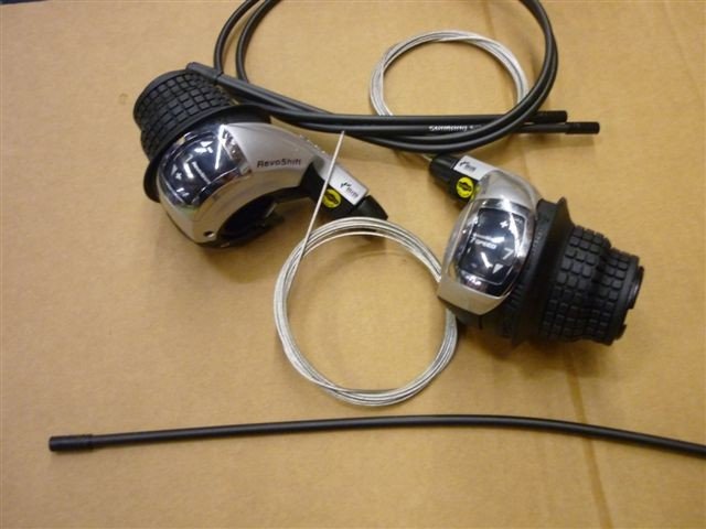 Sélecteur rotatif 3 plateaux et 7 pignons Shimano