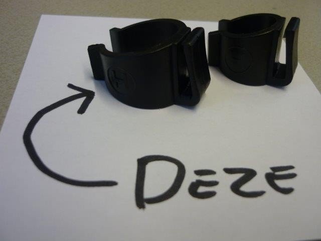 Clip fixation aux haubans des pare-jupes