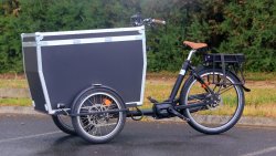 Triporteur électrique Bakfiets Flightcase assistance pédalier Shimano
