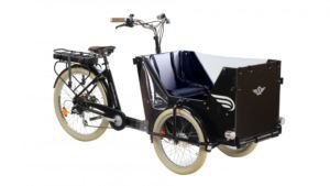 triporteur famille électrique Amsterdam Air avec coffre à enjambement bas pour faciliter l'accès à la caisse par les enfants.