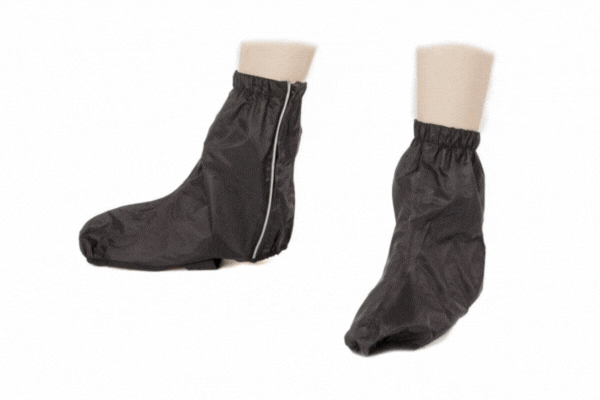 les équipements indispensables du cycliste sous la pluie